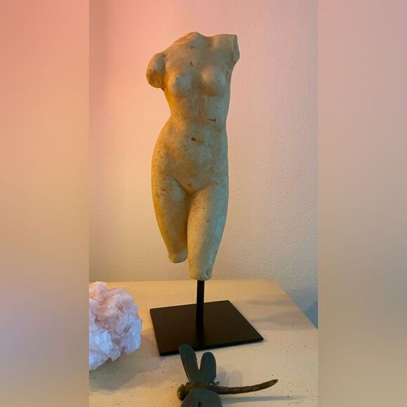 ♥️ Plaster Finish Resin Female Body Figure, Venus - Picture 2 of 10
